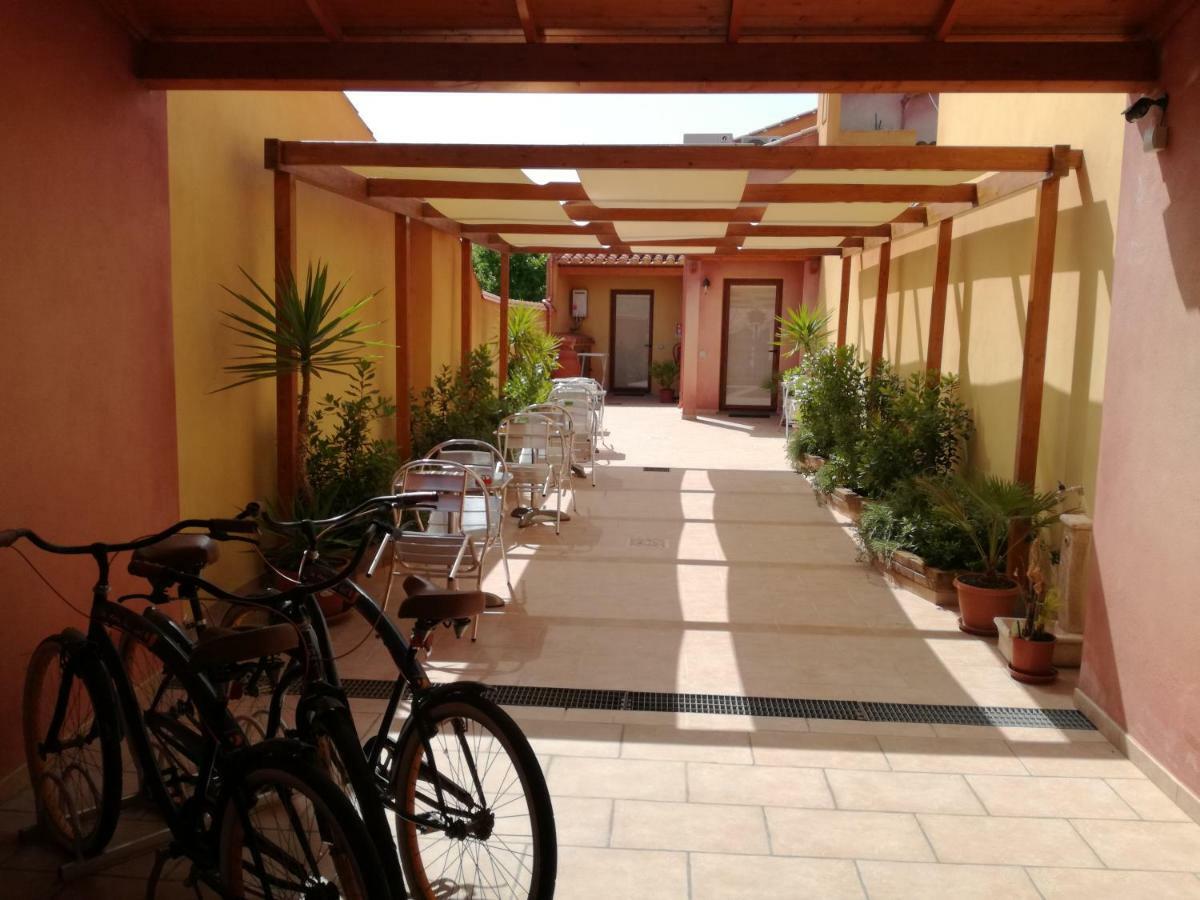 Gioia Guesthouse Cabras Exterior photo